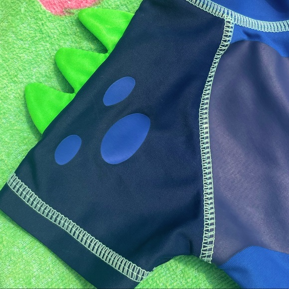 Carter’s one pc dino zip up rash guard EUC WORN 1x - Picture 2 of 8